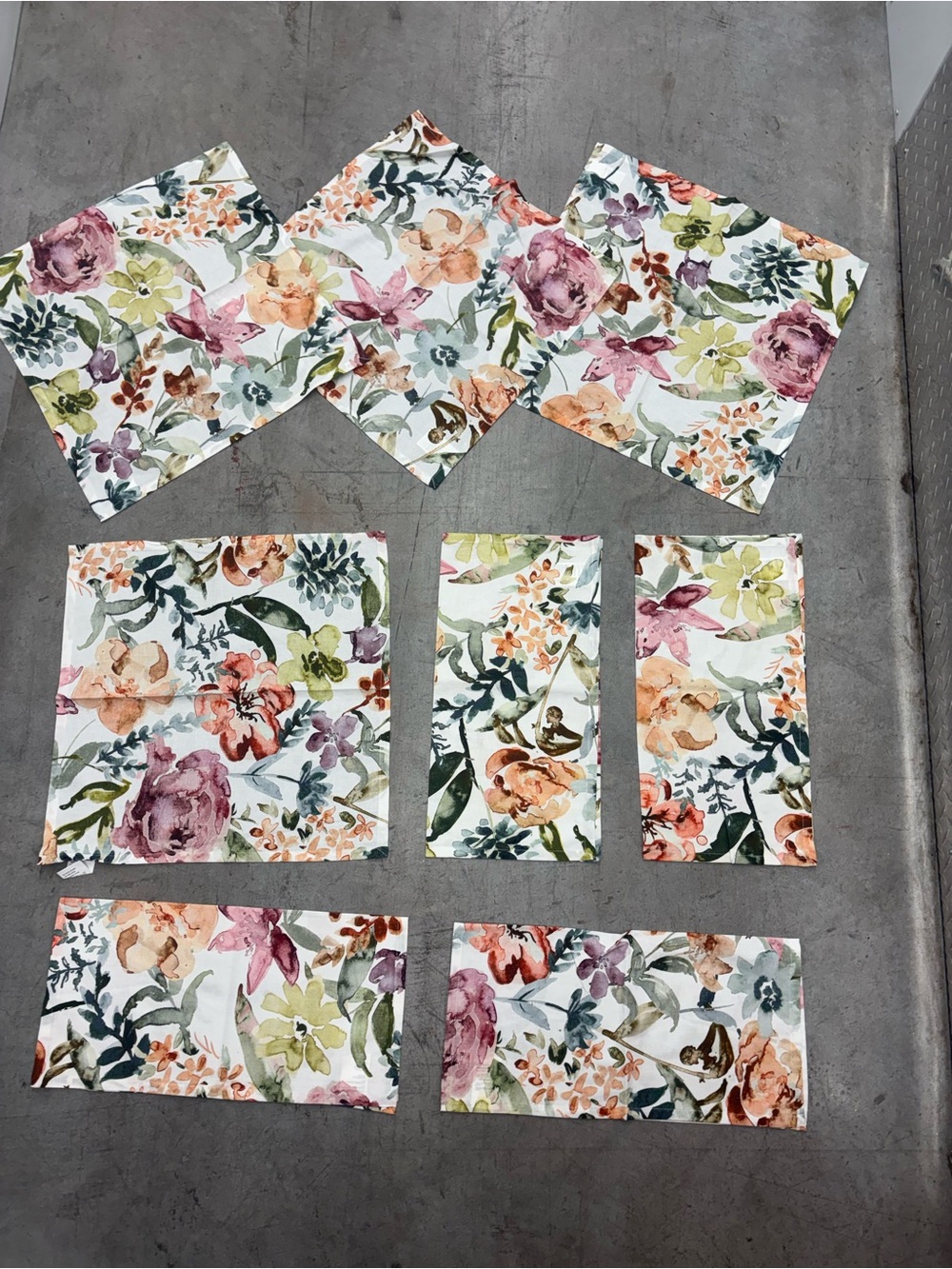 Pastel Floral Cloth Napkins From Crate And Barrel Set Of 8